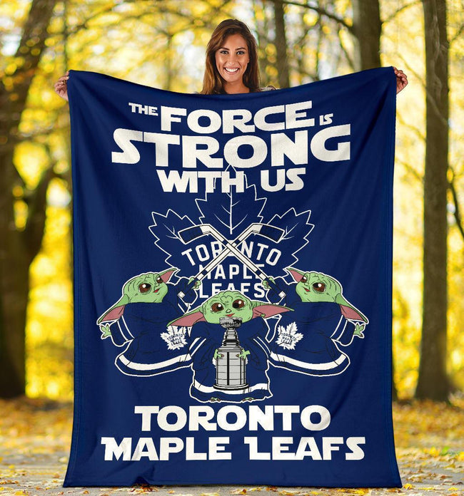 Toronto Maple Leafs Baby Yoda Fleece Blanket The Force Strong 1 - PerfectIvy